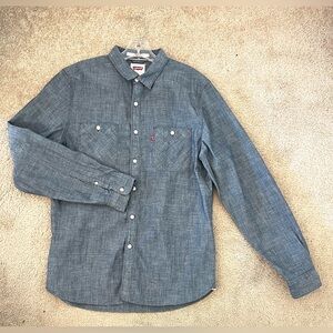 Men’s Levi's Crisp Chambray Button Down Shirt Sz Medium. Excellent condition!